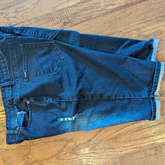 CITY CHIC Plus Size Knee Turn Up high rise denim Short Size 16 - Picture 10 of 14